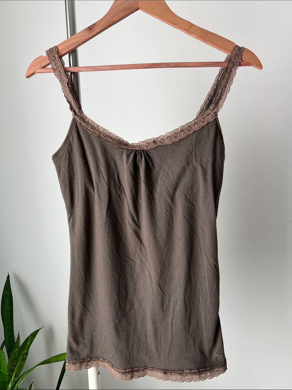 Abercrombie & Fitch build in bra Lace-Trim Cotton Camisole - Brown M